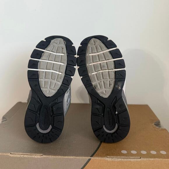 New Balance 990 V5 Grey/White Toddler Sneakers - SZ 9 C - Picture 12 of 13